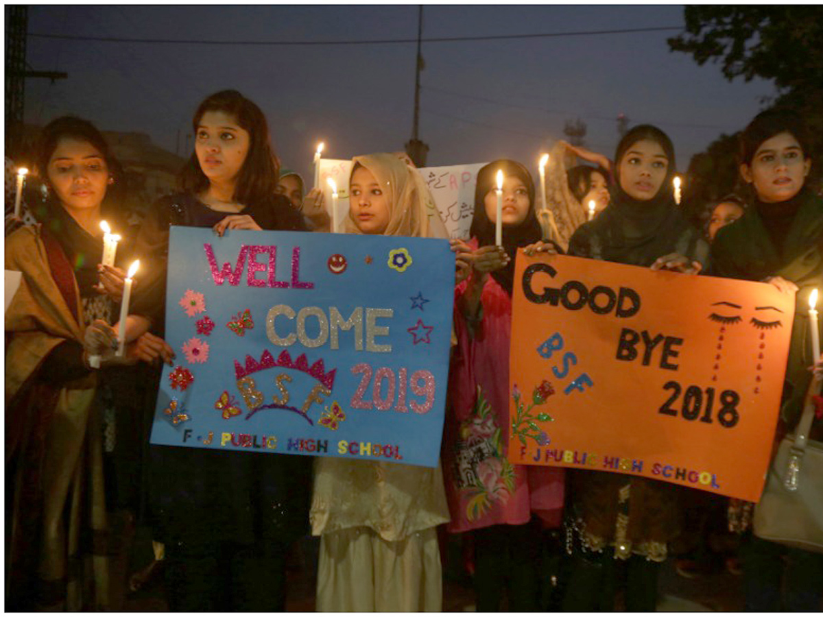 New Year 2019 celebrations Around the world Photo Gallery - Sakshi10