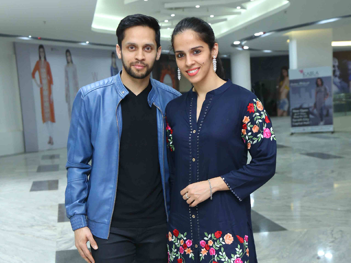 Badminton Players Saina Nehwal and Parupalli Kashyap Photo Gallery - Sakshi17