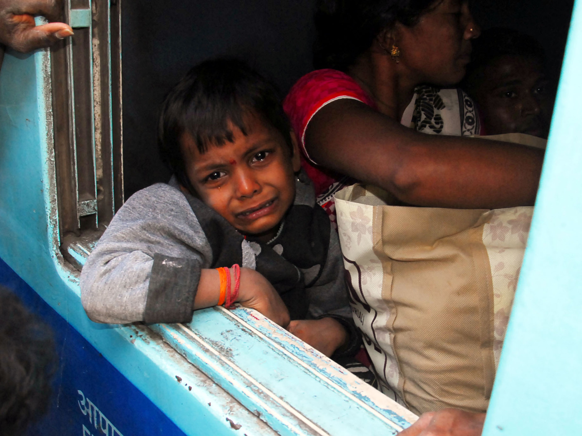 Huge Rush at Secunderabad Railway Station Photo Gallery - Sakshi4