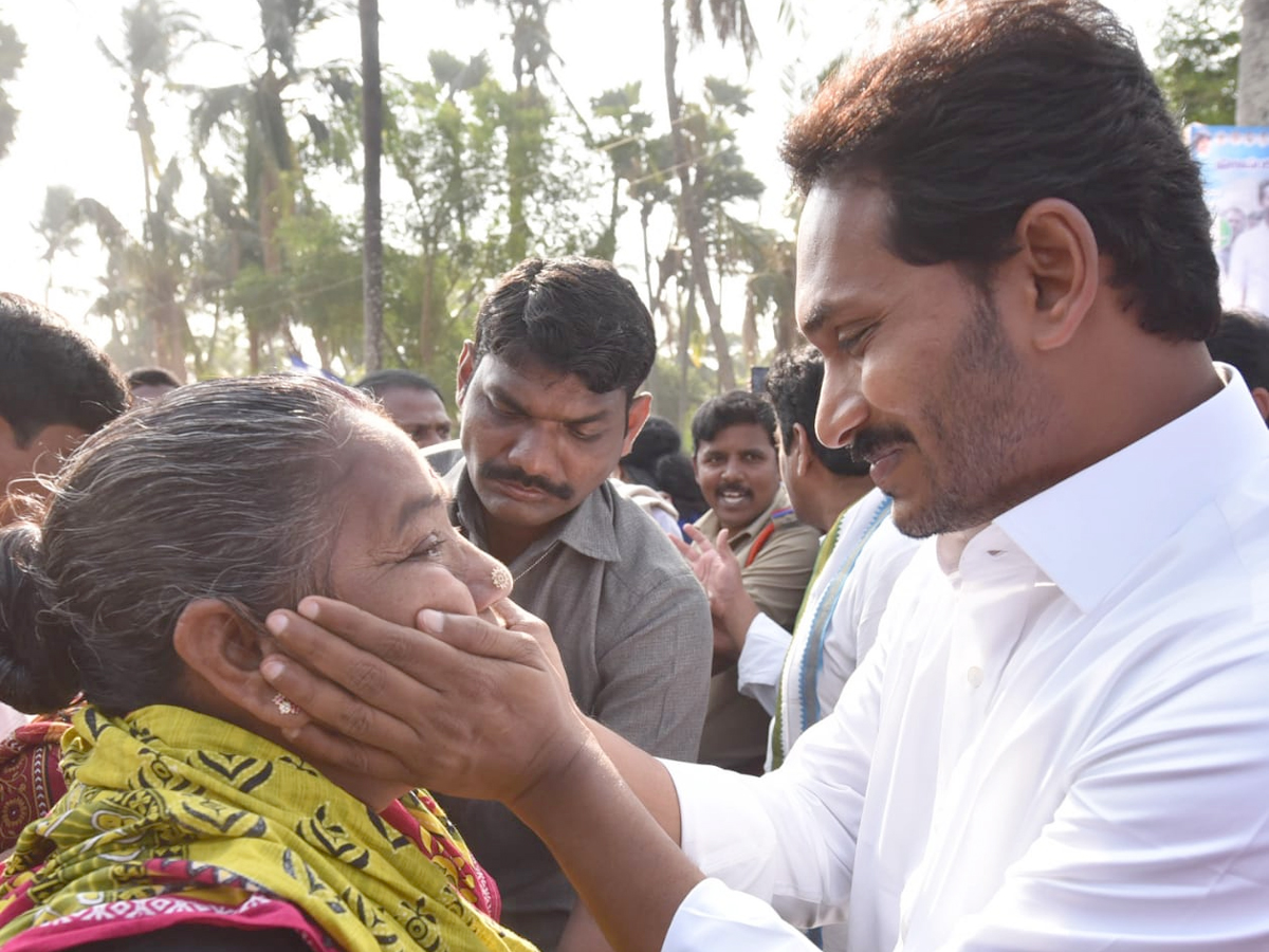 YS Jagan PrajaSankalpaYatra Day 339th Photo Gallery - Sakshi10