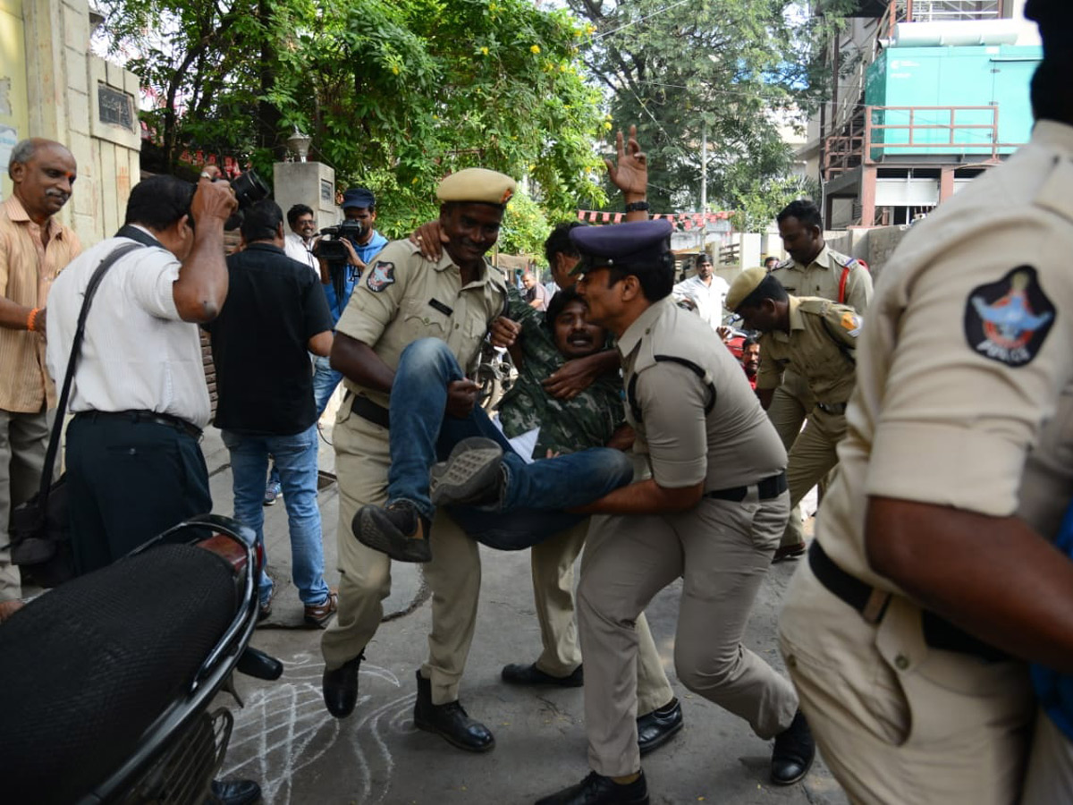 Police Arrests Employees Cps Cancellation Ap Assembly - Sakshi5