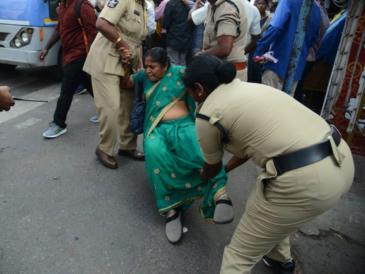 Police Arrests Employees Cps Cancellation Ap Assembly - Sakshi6
