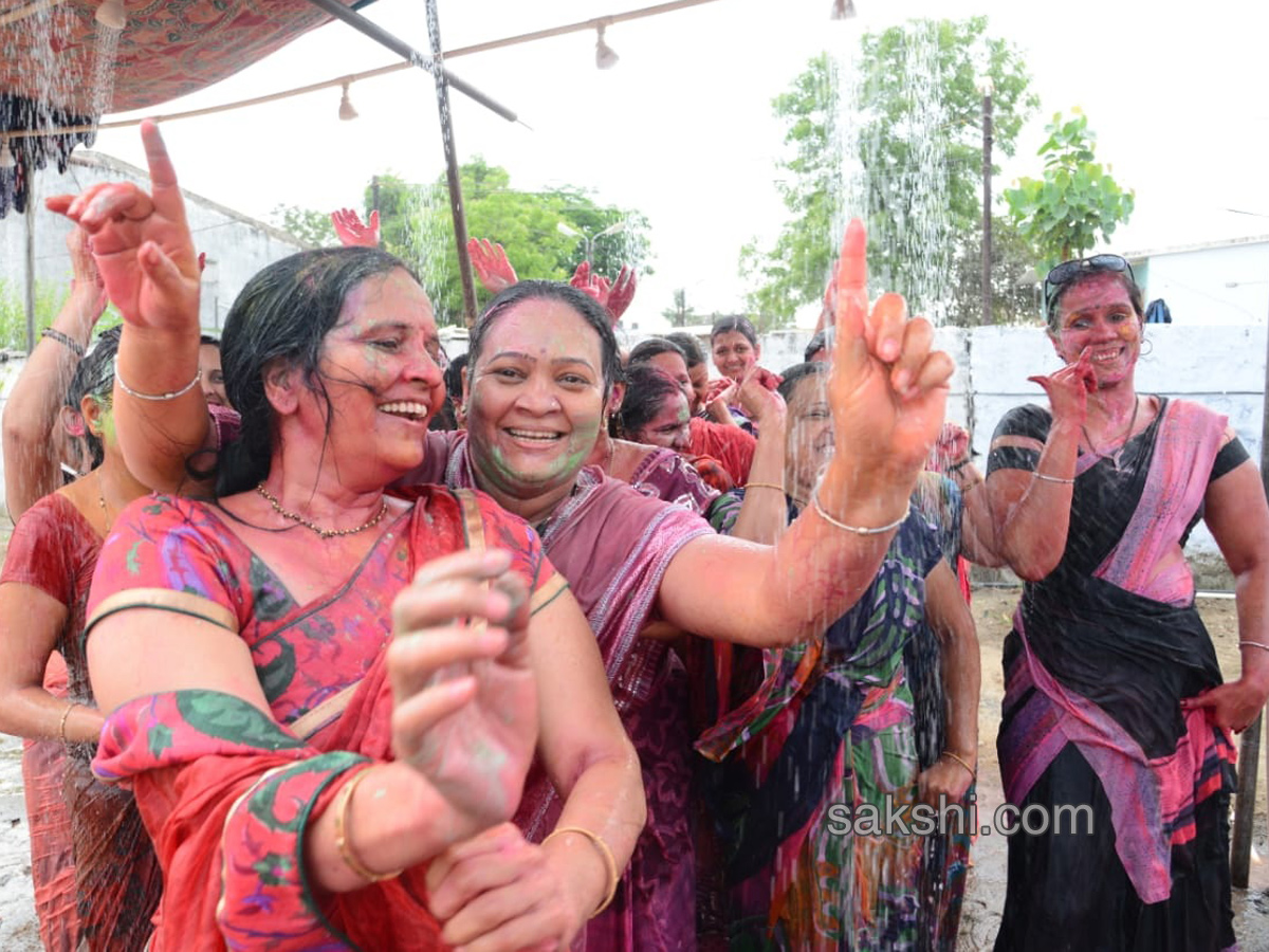 holi celebrations - Sakshi1
