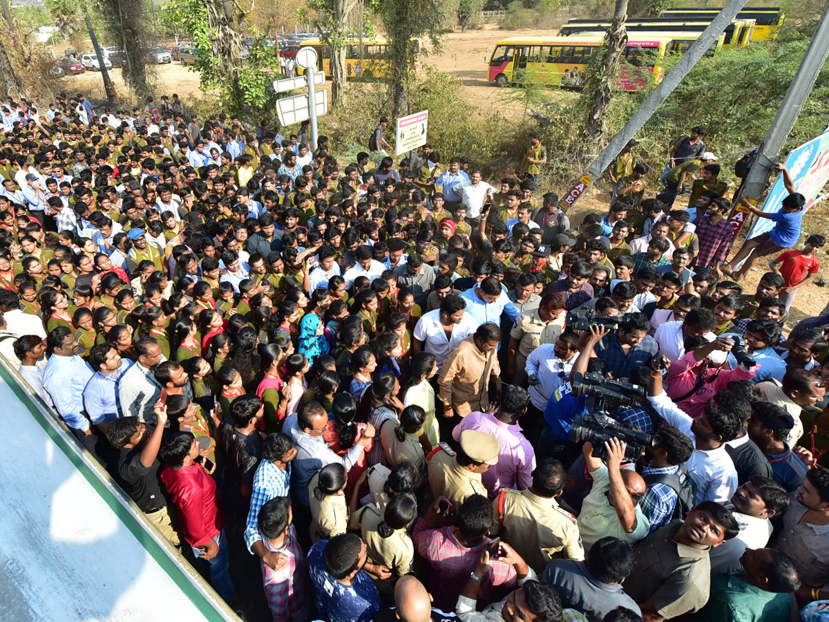 Mohan Babu Dharna Against Naidu in Tirupati  Photo Gallery - Sakshi20