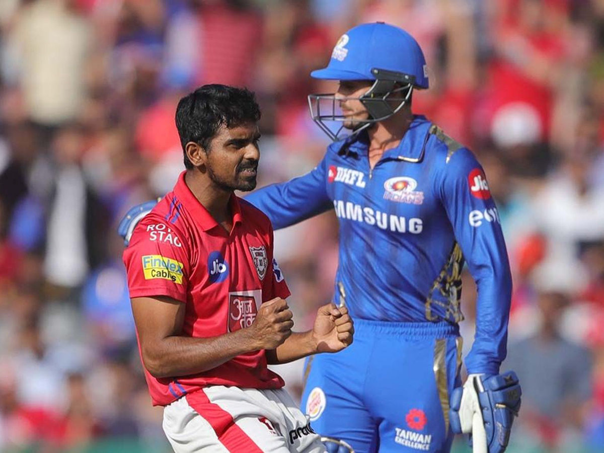 Rahul, Mayank lead Kings XI Punjab to eight-wicket win over  mumbai indians Photo Gallery - Sakshi12