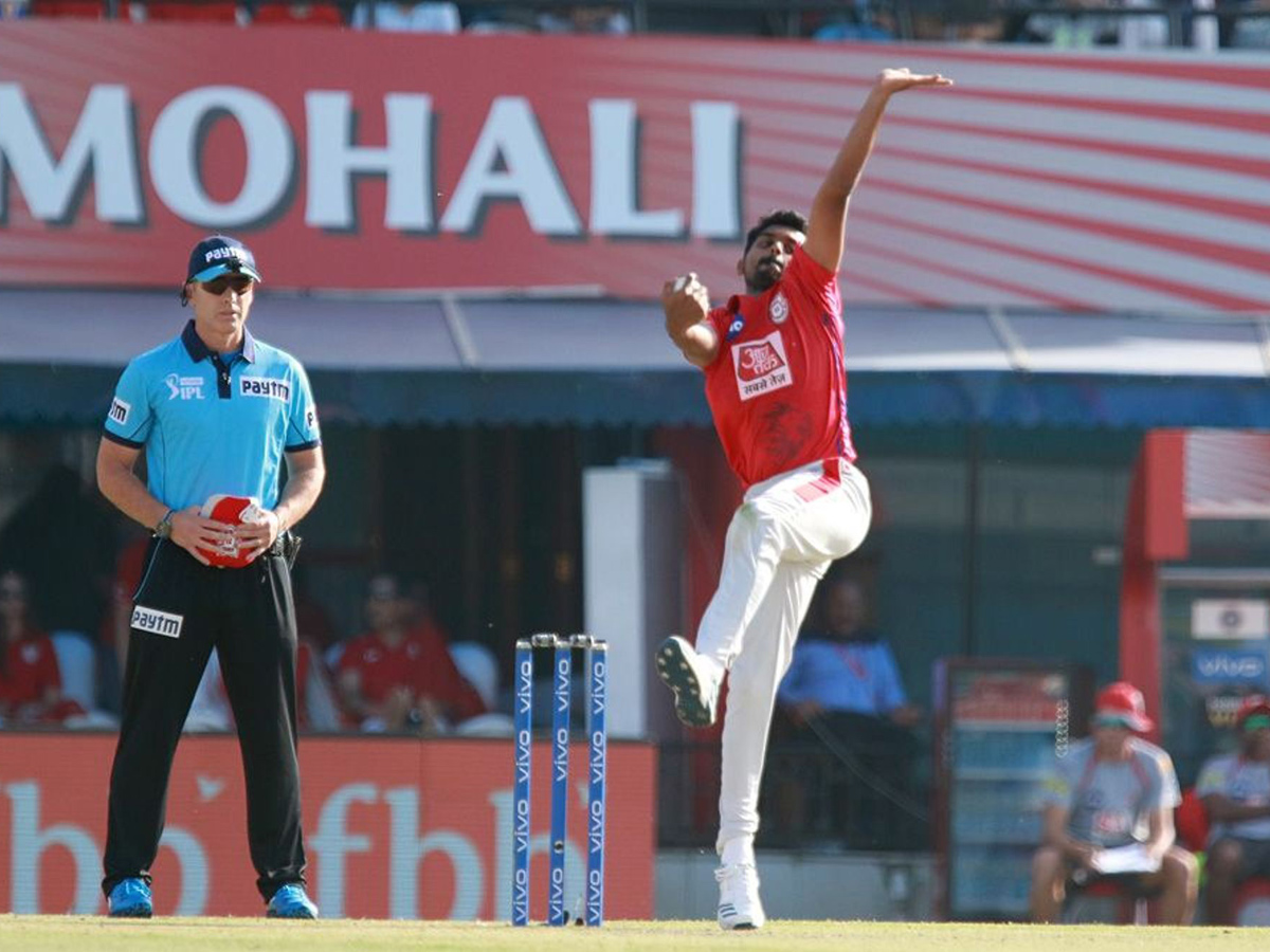 Rahul, Mayank lead Kings XI Punjab to eight-wicket win over  mumbai indians Photo Gallery - Sakshi15