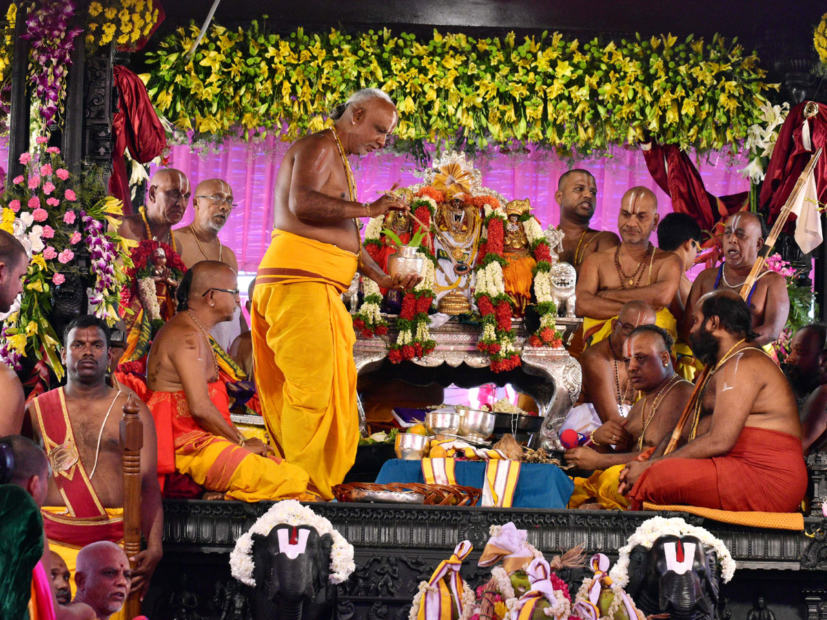sri rama pattabhishekam at bhadrachalam temple Photo Gallery - Sakshi1
