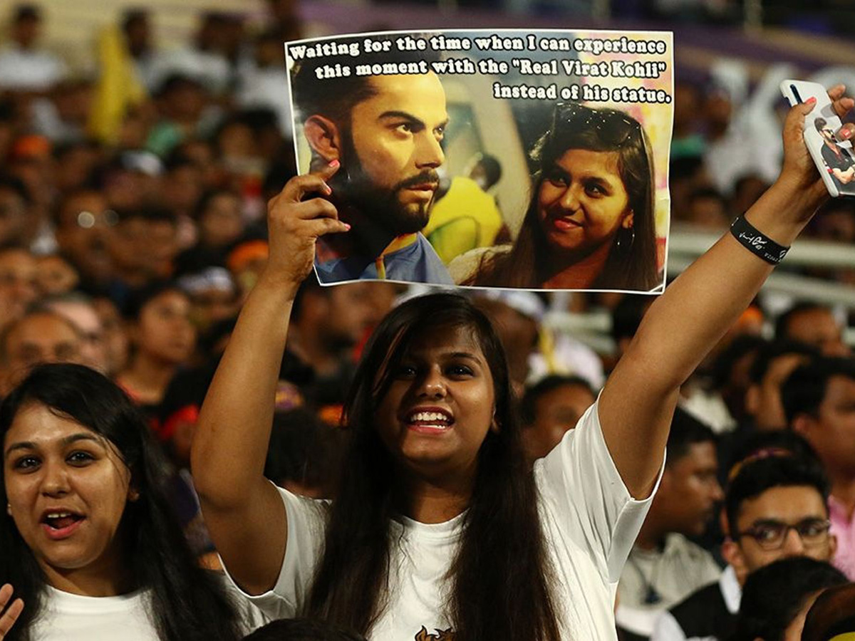 royal challengers won 10 runs kolkata knight riders - Sakshi19