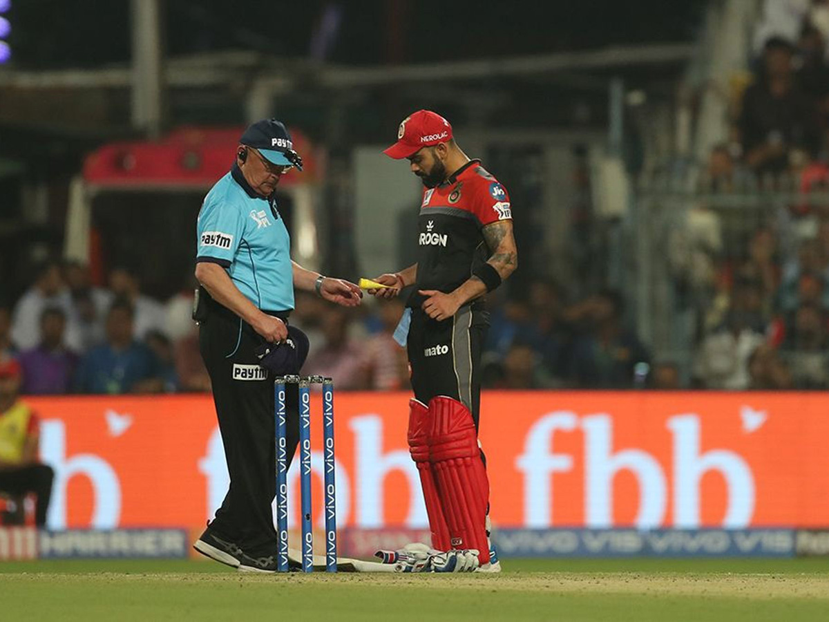 royal challengers won 10 runs kolkata knight riders - Sakshi3