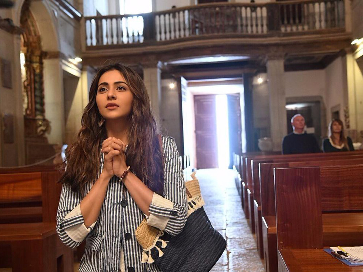 Manmadhudu-2 movie stills Photo Gallery - Sakshi4