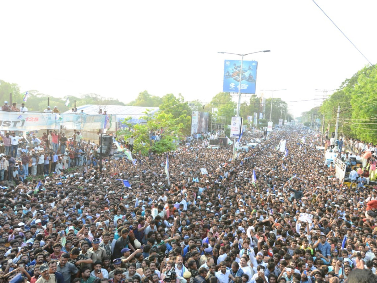 ys jagan election meeting In Guntur Photo Gallery - Sakshi10