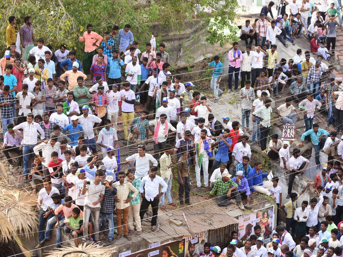 YS Sharmila public meeting at jaggayyapeta Photo Gallery - Sakshi7