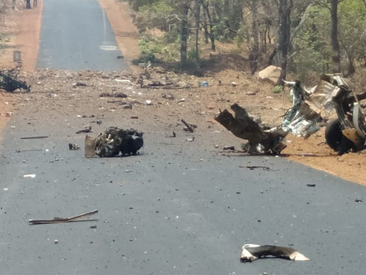 Gadchiroli Maoist attack - Sakshi1