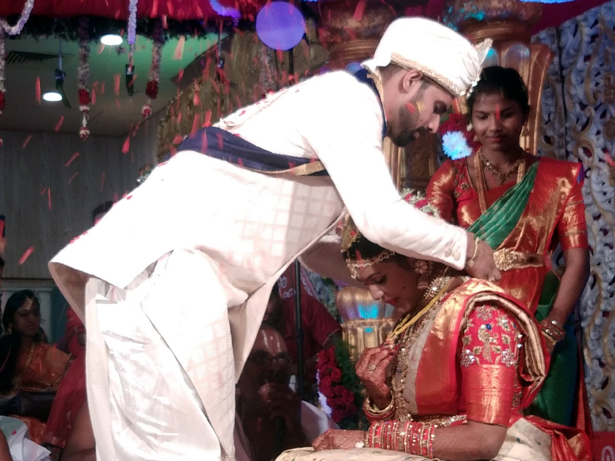 Hanuma Vihari and Fashion Designer Preeti get married in Hanamkonda Photo Gallery - Sakshi5