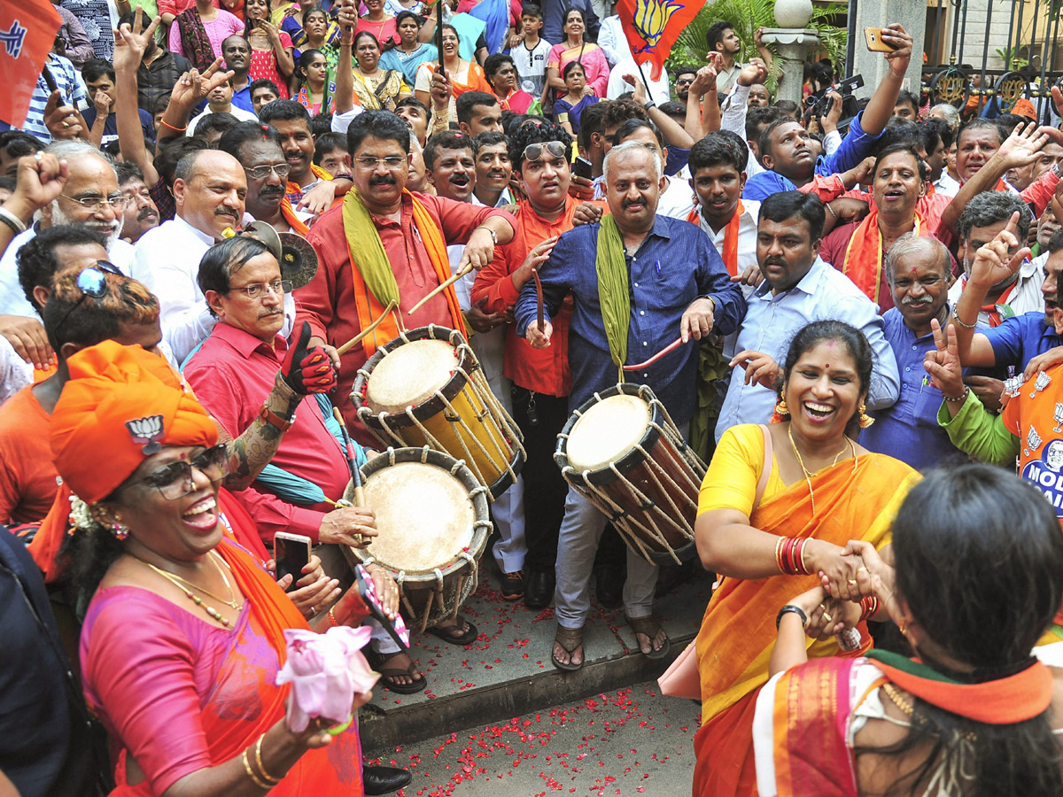 BJP supporters celebrate after trends indicate clean sweep for NDA - Sakshi11