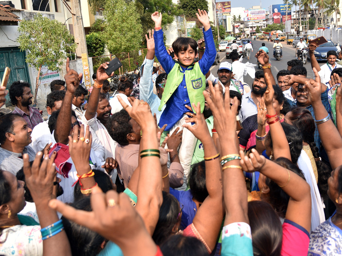 Celebrations YSRCP win in Andhra Pradesh Election Photo gallery - Sakshi26