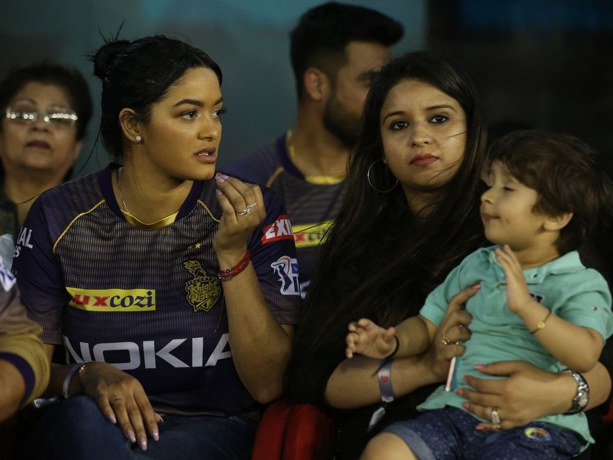 Kolkata Knight Riders beat Kings XI Punjab by 7 wickets - Sakshi7