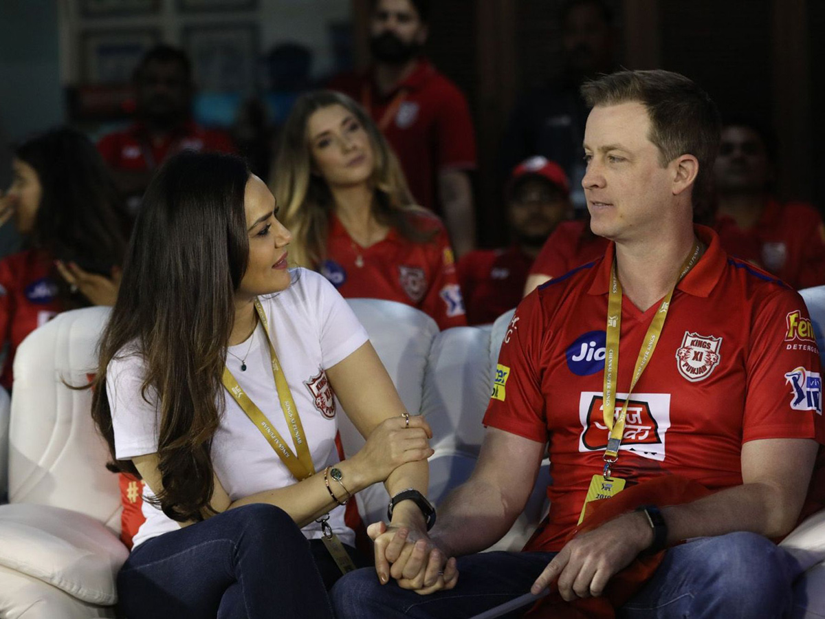 Kolkata Knight Riders beat Kings XI Punjab by 7 wickets - Sakshi3
