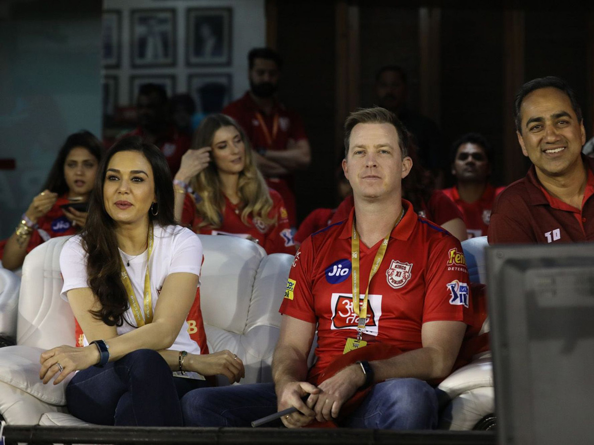 Kolkata Knight Riders beat Kings XI Punjab by 7 wickets - Sakshi4