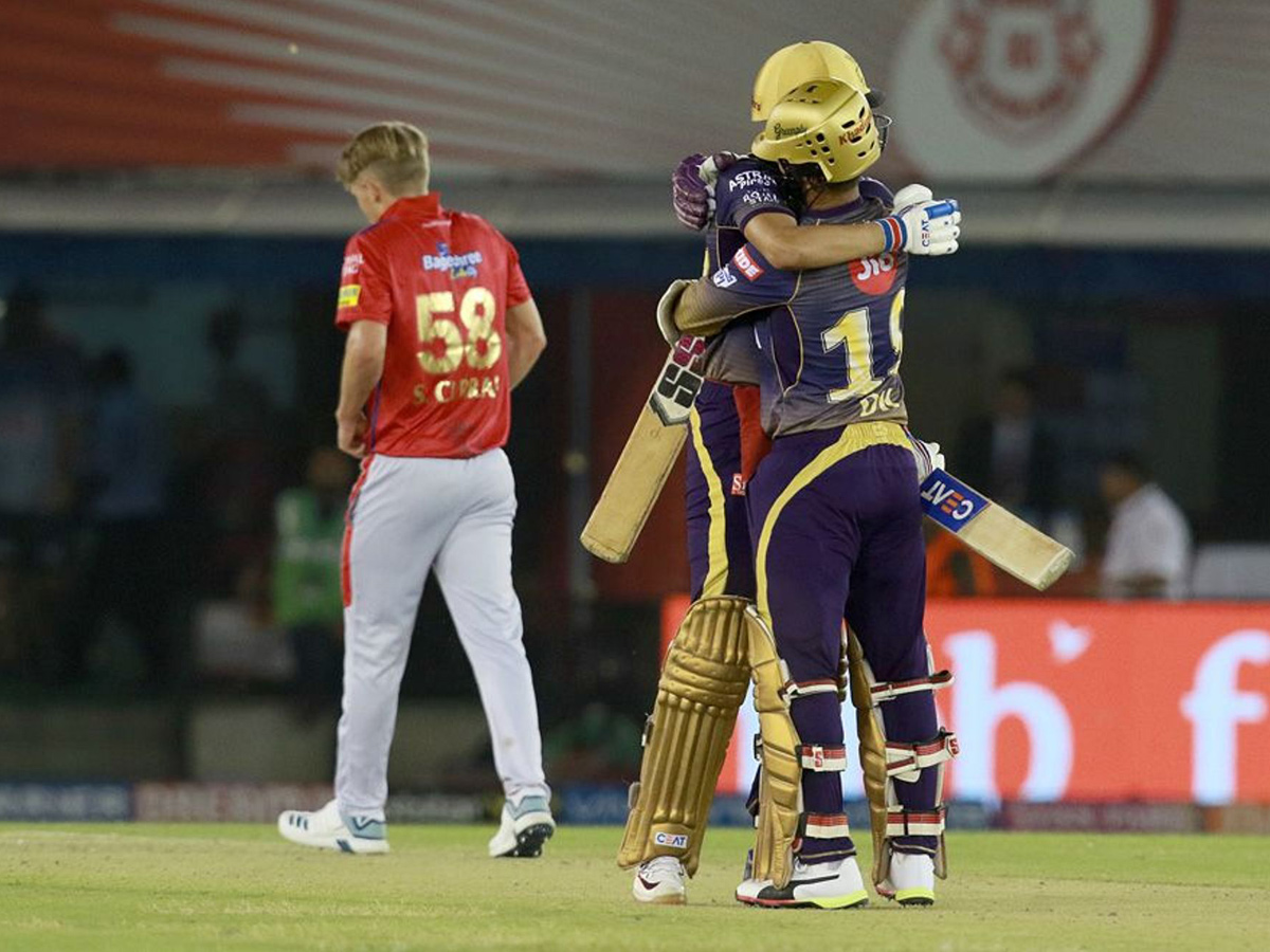 Kolkata Knight Riders beat Kings XI Punjab by 7 wickets - Sakshi17