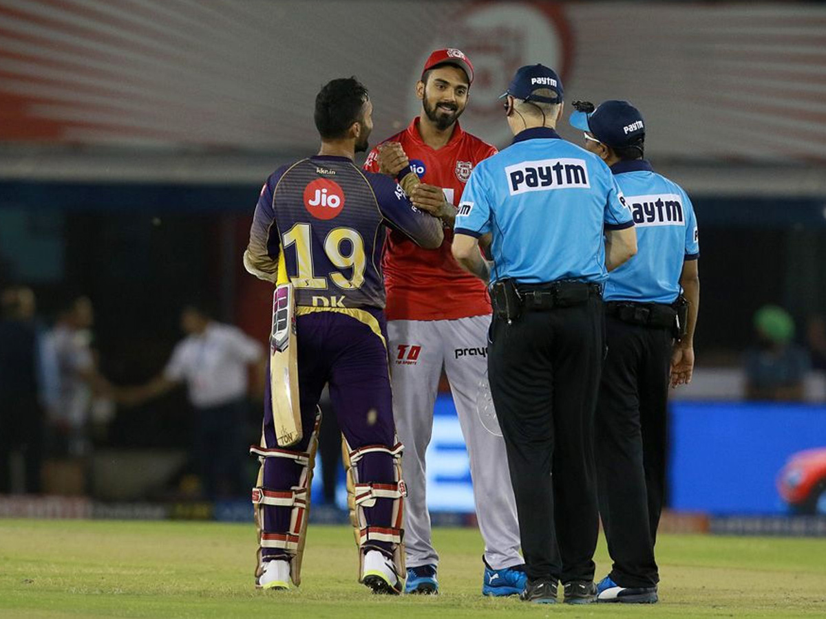 Kolkata Knight Riders beat Kings XI Punjab by 7 wickets - Sakshi19