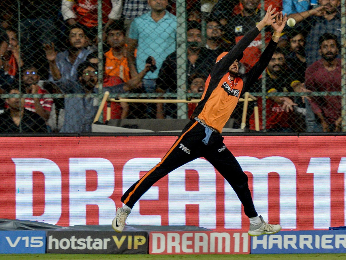 Royal Challengers beat sunrisers Photo Gallery - Sakshi5