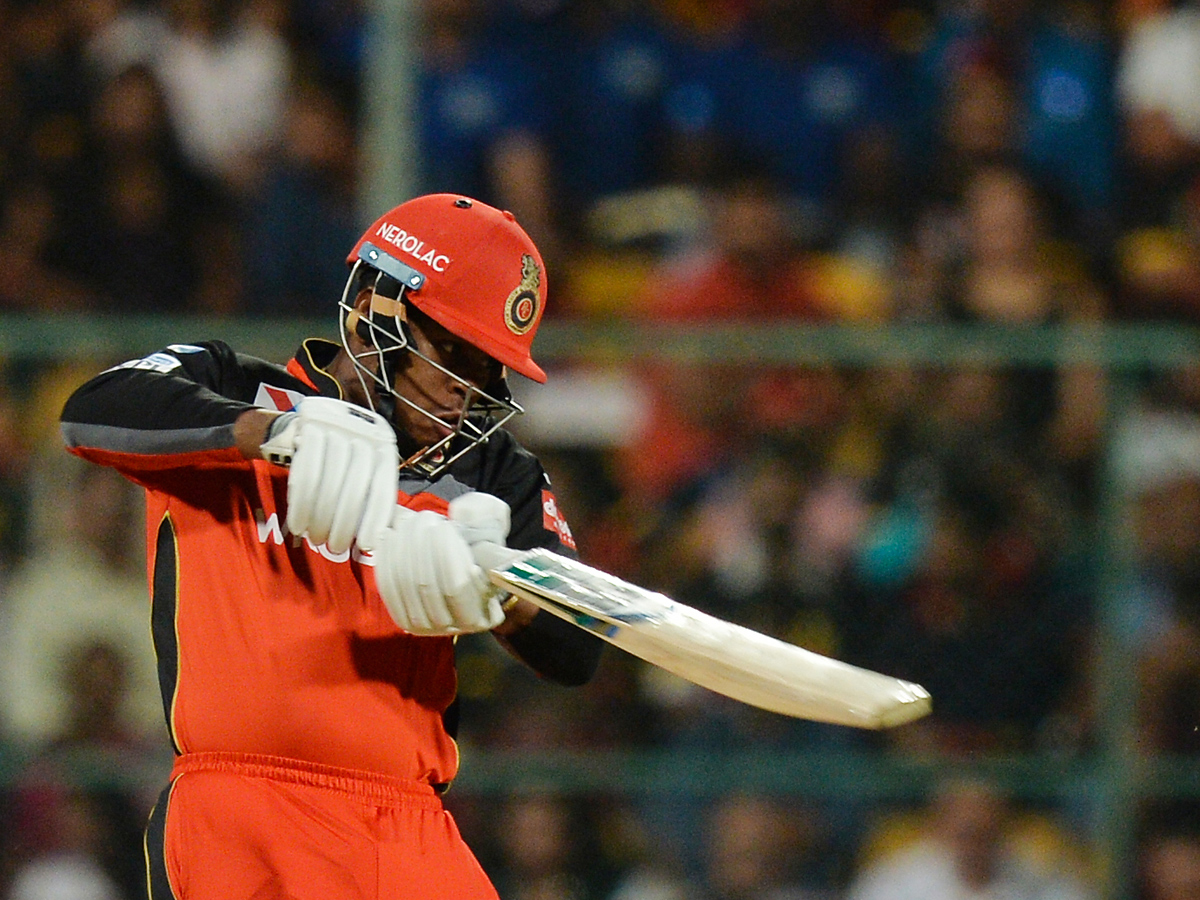 Royal Challengers beat sunrisers Photo Gallery - Sakshi7