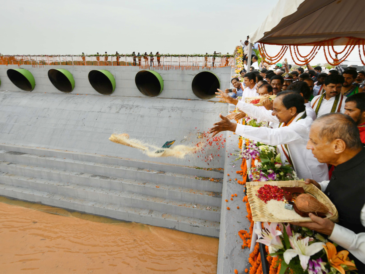CM KCR Inaugurates Kaleshwaram Project Photo Gallery - Sakshi10