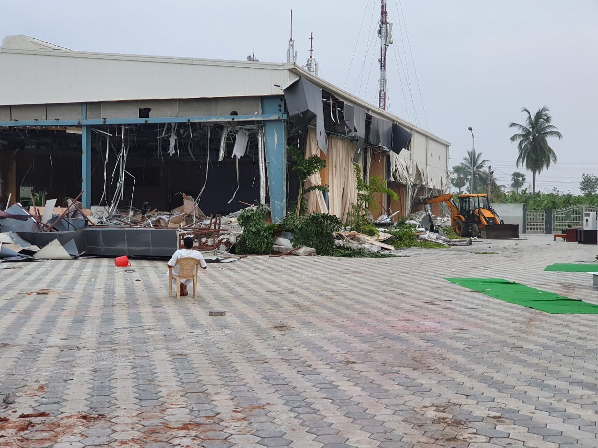Praja vedika Demolishing Work Started Photo Gallery - Sakshi13