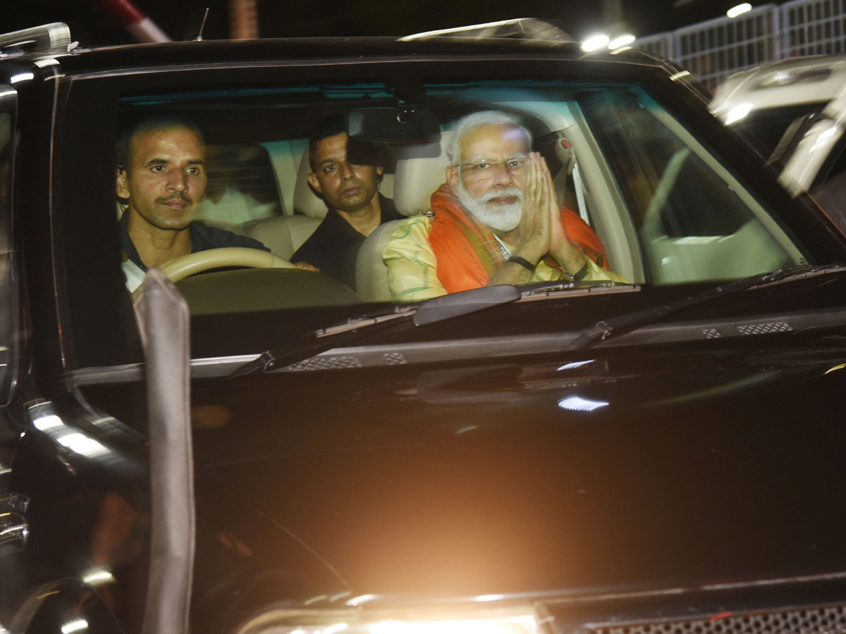 PM Narendra Modi, CM YS Jagan Mohan Reddy Tirumala Tour - Sakshi2