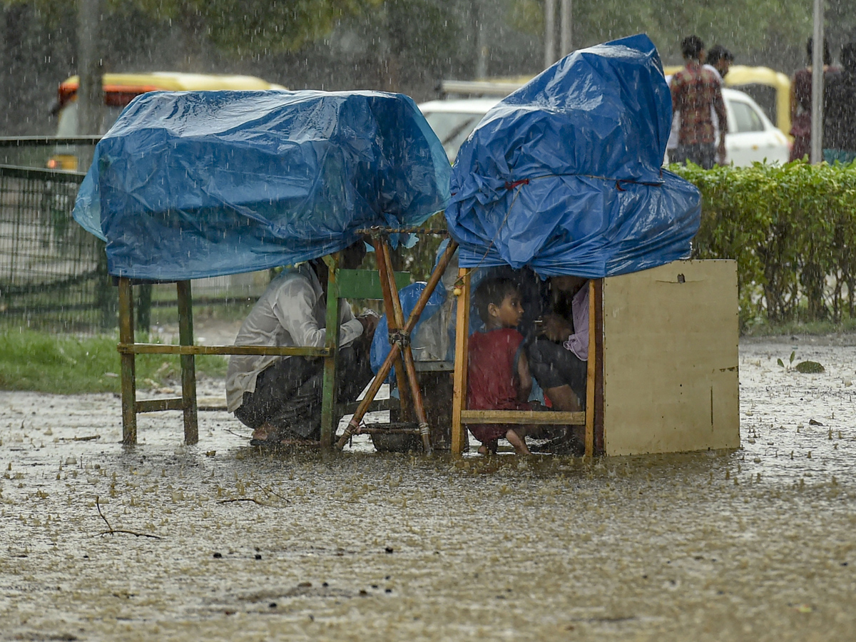  Heavy Rain In Delhi Photo Gallery - Sakshi5