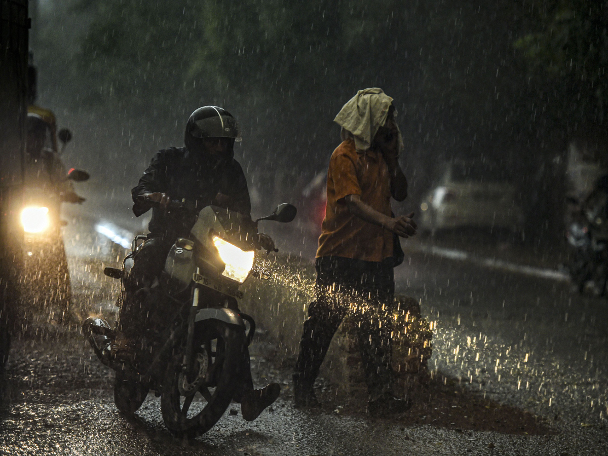  Heavy Rain In Delhi Photo Gallery - Sakshi7