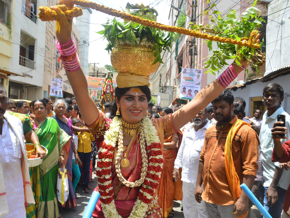 Bangaru Bonam For Vijayawada Kanaka Durga Photo Gallery - Sakshi2