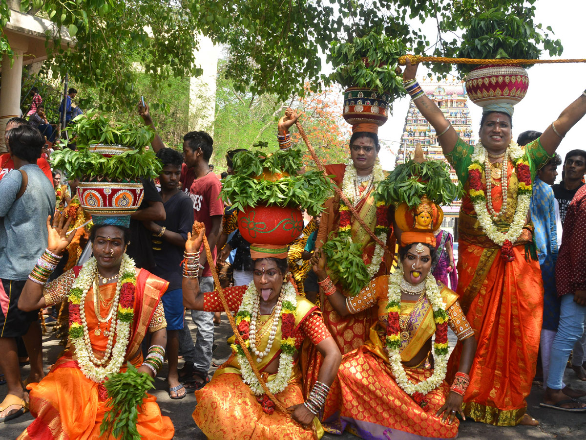 Bangaru Bonam For Vijayawada Kanaka Durga Photo Gallery - Sakshi6