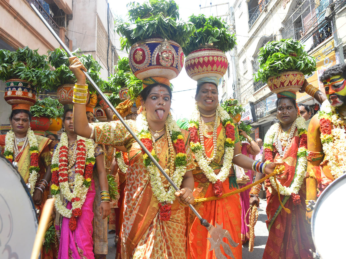 Bangaru Bonam For Vijayawada Kanaka Durga Photo Gallery - Sakshi7