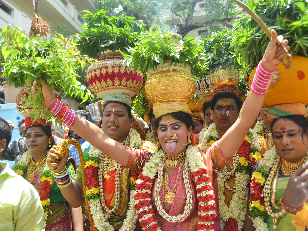 Bangaru Bonam For Vijayawada Kanaka Durga Photo Gallery - Sakshi9