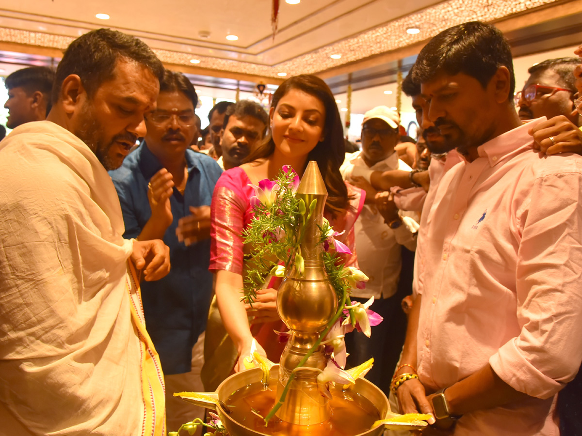 Kajal Agarwal Launched Maangalya Shopping Mall in Boduppal Photo Gallery - Sakshi2