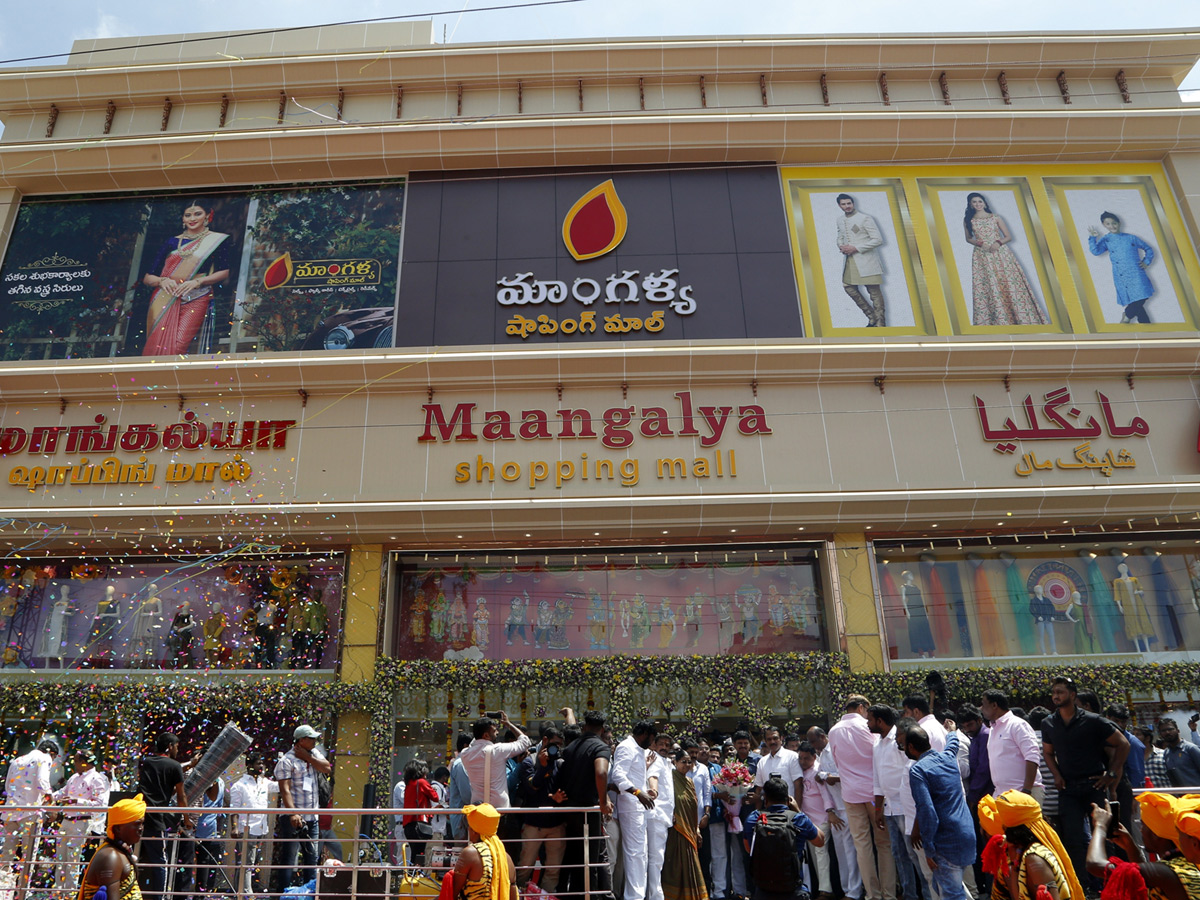 Kajal Agarwal Launched Maangalya Shopping Mall in Boduppal Photo Gallery - Sakshi4