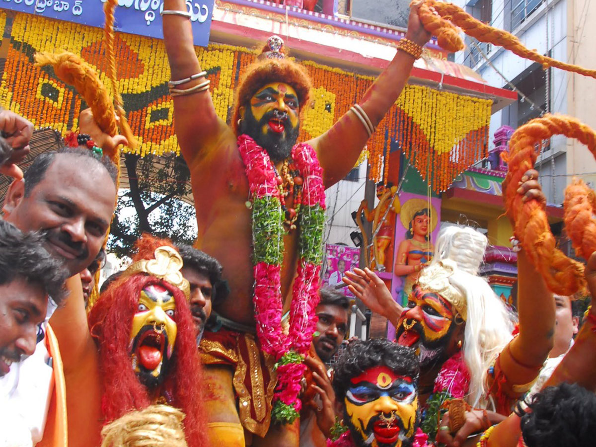 Sri Ujjaini Mahankali Bonalu in Secunderabad Photo Gallery - Sakshi12