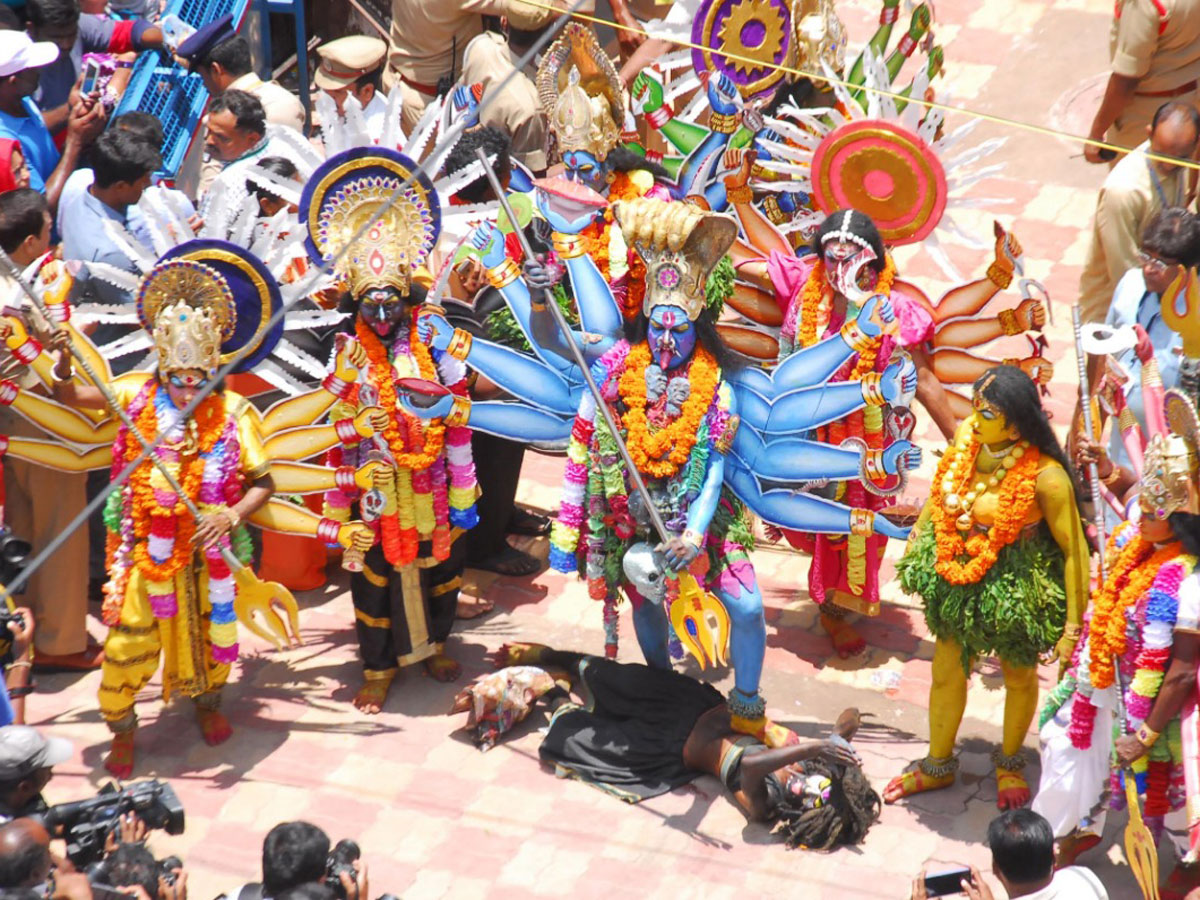 Sri Ujjaini Mahankali Bonalu in Secunderabad Photo Gallery - Sakshi7