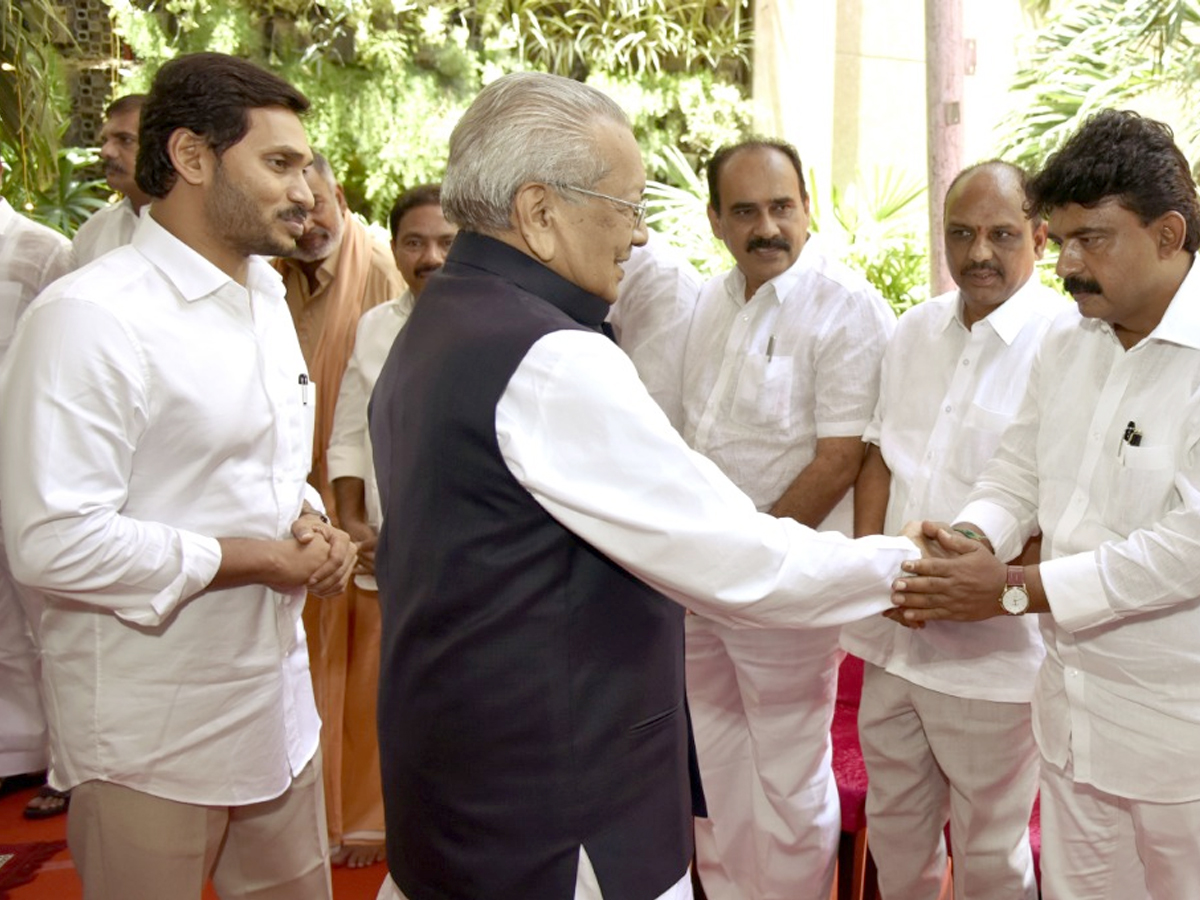 AP New Governor Bishwa Bhushan Swearing In Ceremony Photo Gallery - Sakshi10