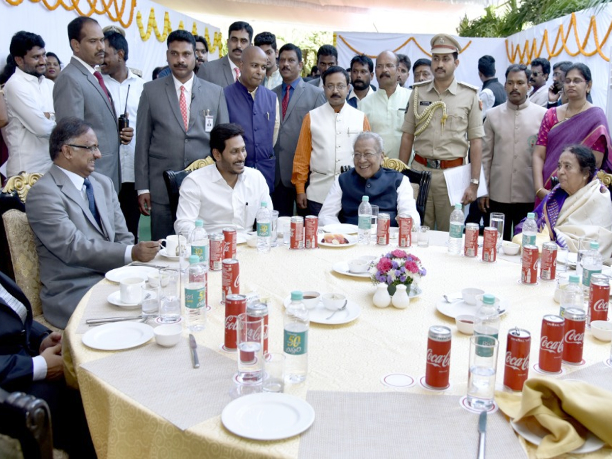 AP New Governor Bishwa Bhushan Swearing In Ceremony Photo Gallery - Sakshi11