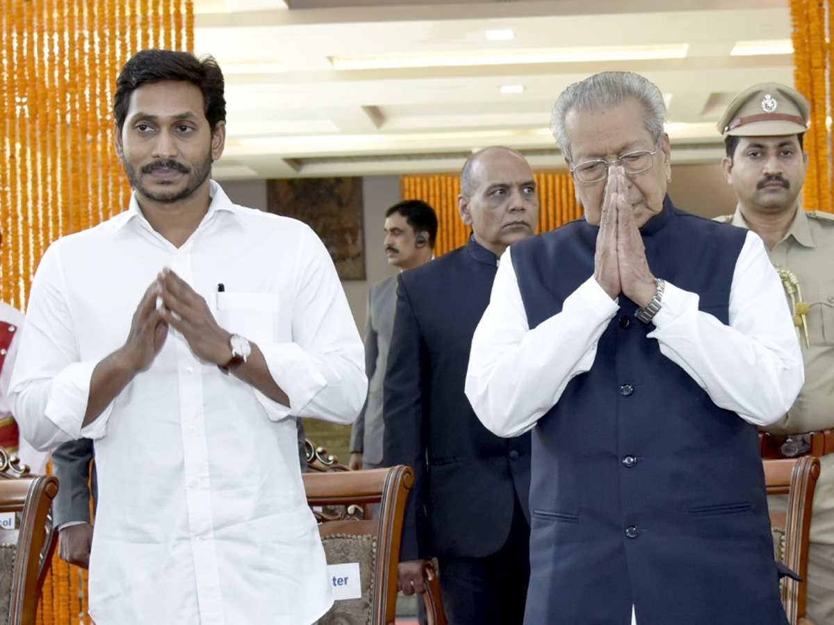AP New Governor Bishwa Bhushan Swearing In Ceremony Photo Gallery - Sakshi9