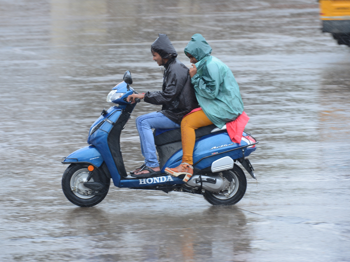 Heavy Rain in Andhra Pradesh Photo Gallery - Sakshi1