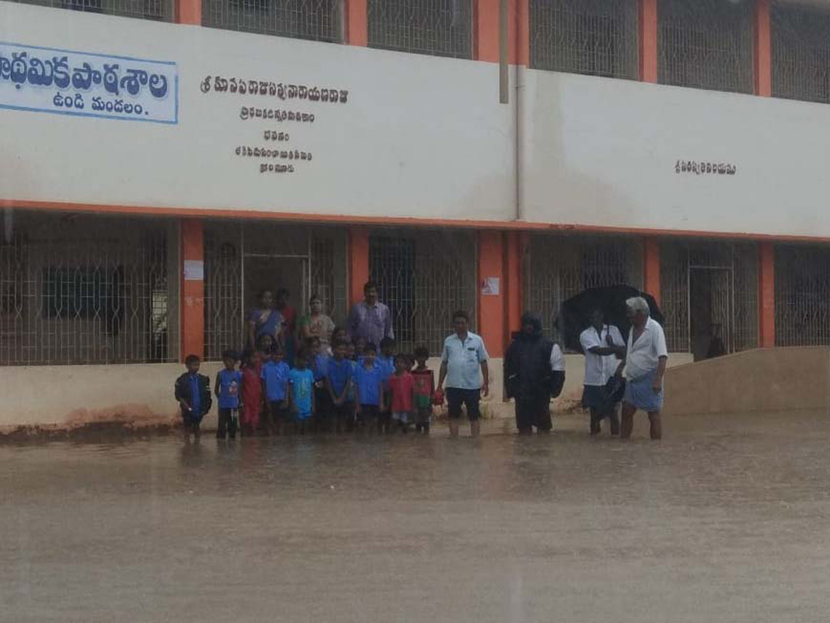 Heavy Rain in Andhra Pradesh Photo Gallery - Sakshi10