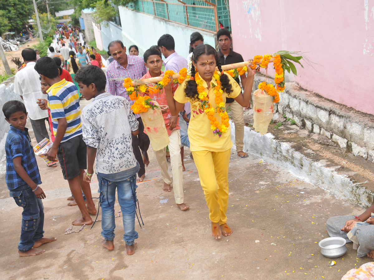 Thai poosam festival in Palani Murugan Temple Photo Gallery - Sakshi10