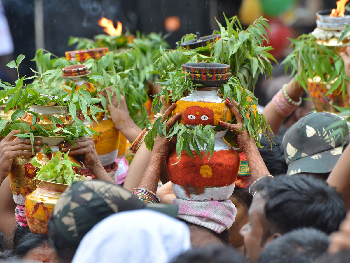 bonalu hyderabad 2019 Photo Gallery - Sakshi4