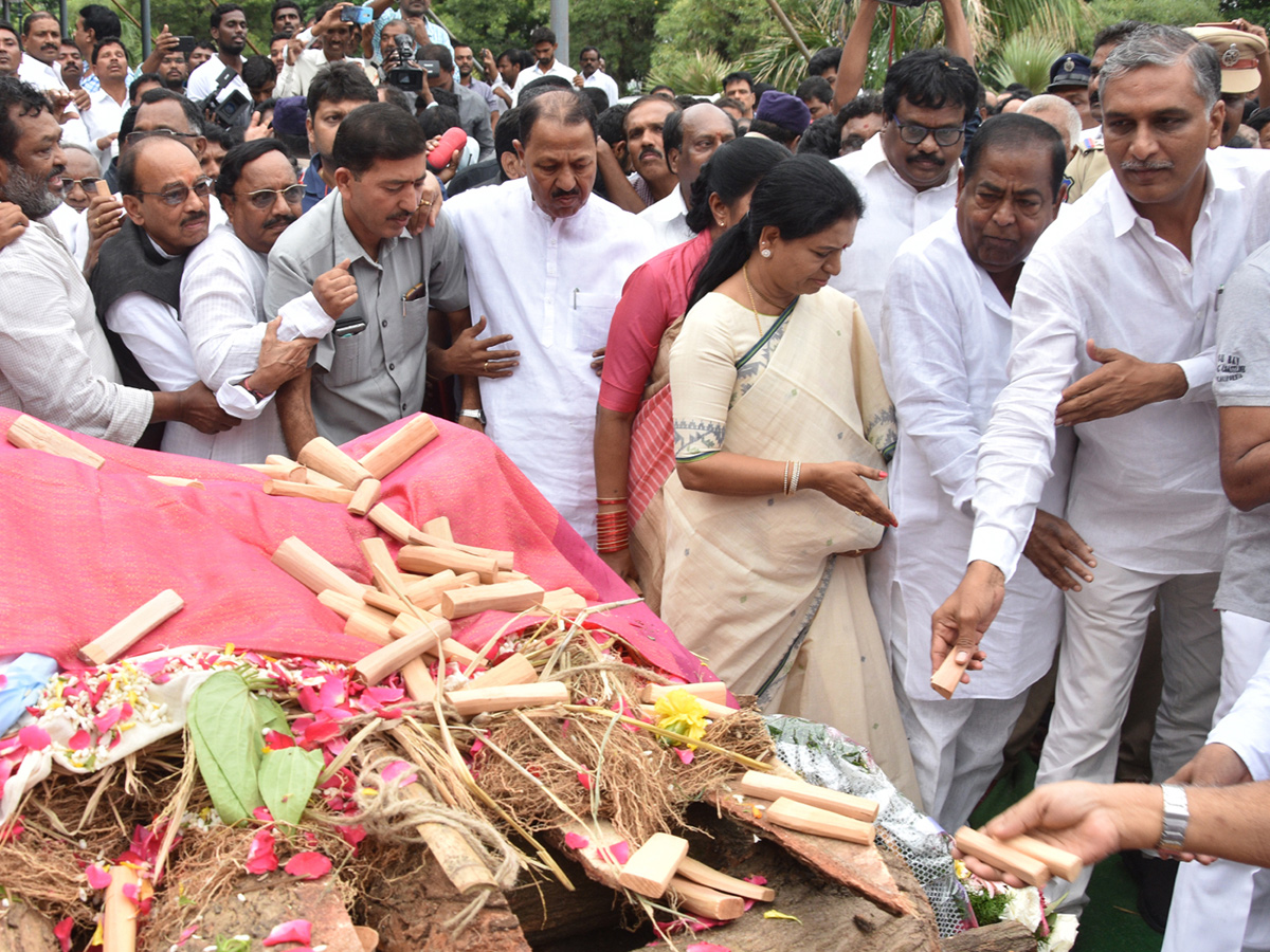 jaipal reddy funeral Photo Gallery - Sakshi13