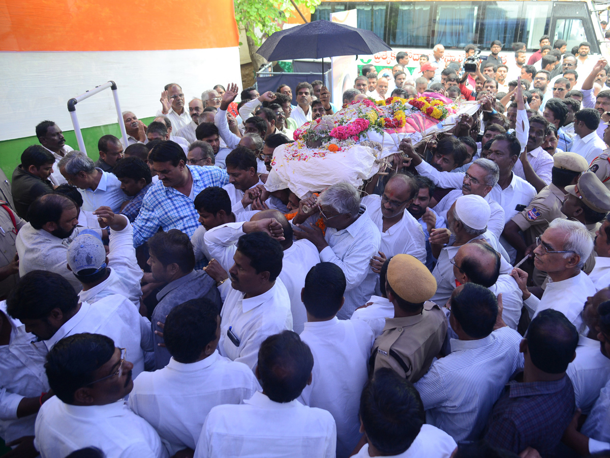 jaipal reddy funeral Photo Gallery - Sakshi10