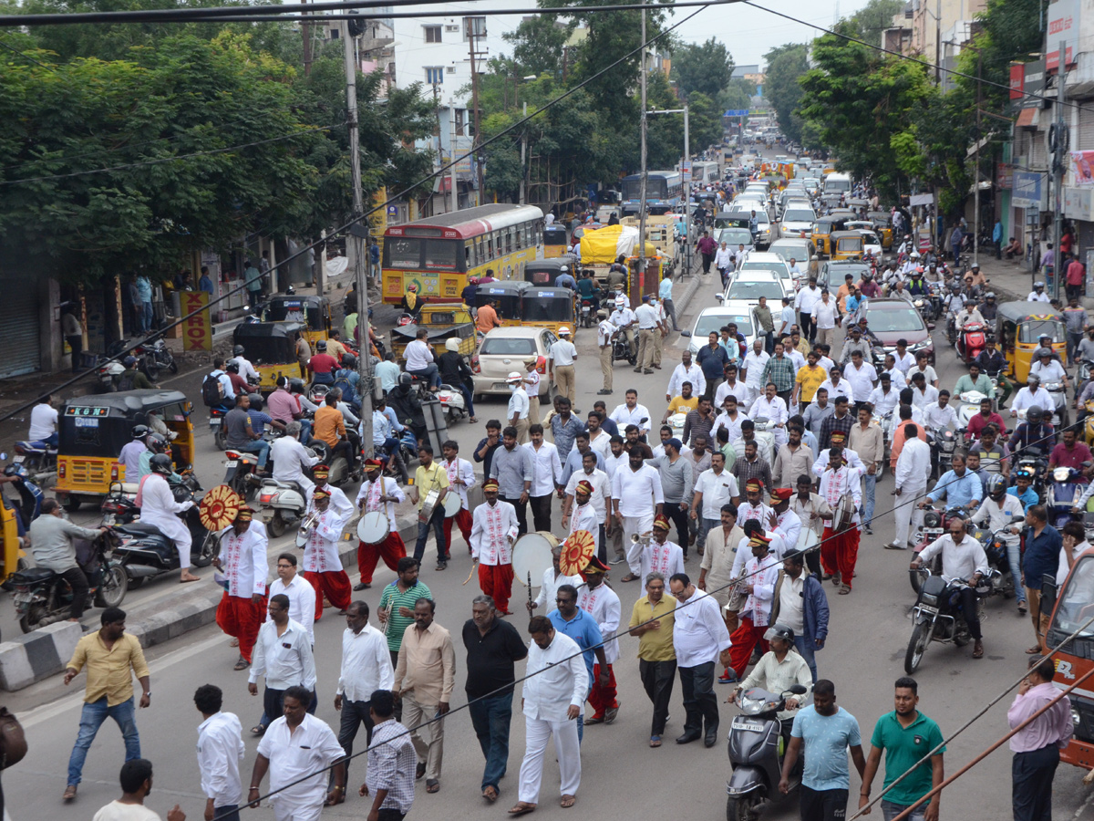mukesh goud funeral Photo Gallery - Sakshi15
